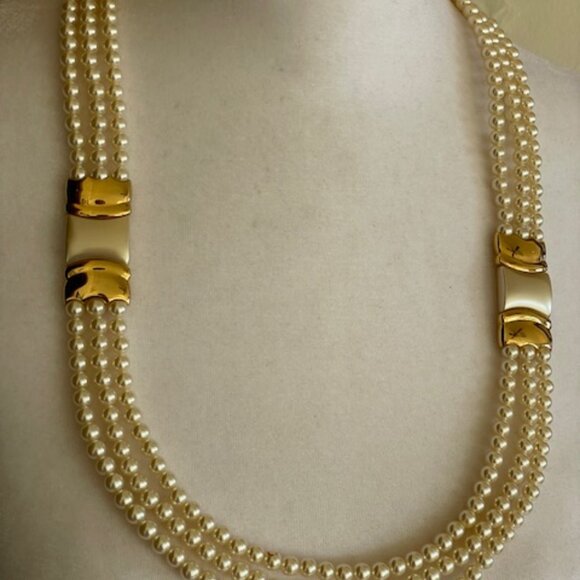 NAPIER Vintage 3 Strand Faux Pearl Enamel Accent Gold Tone Necklace - Picture 8 of 16